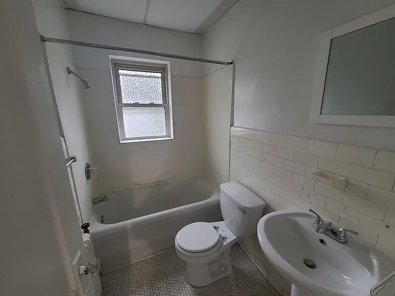 1625 East Ave — Photo 39