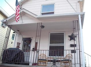 422 E Division St, New Castle, PA 16101