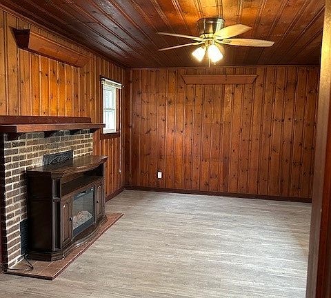 3rd image of 801 N College Avenue