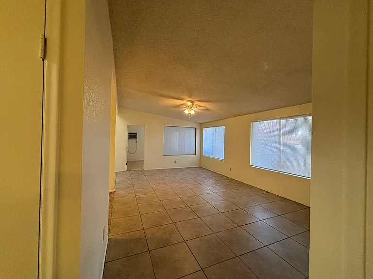 E 2nd Pl — Photo 16