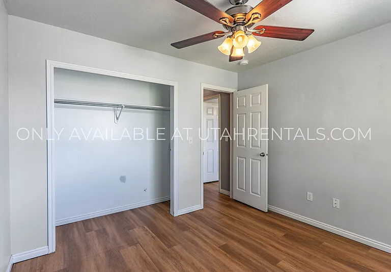 1156 S 1420 E — Photo 16