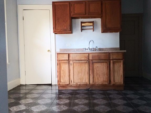 5th image of 846 Lenox Ave #2