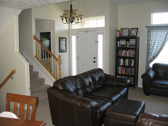 3rd image of 568 E Rocky Mouth Ln