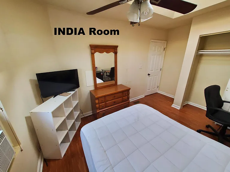 4021 Marlboro Pl NW #4 — Photo 3