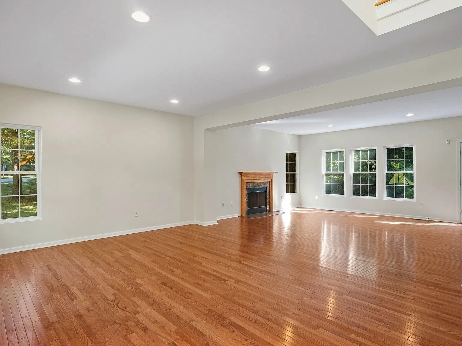 4 bed, 2.5 bath, 2848 sqft, $4,250 — Photo 4