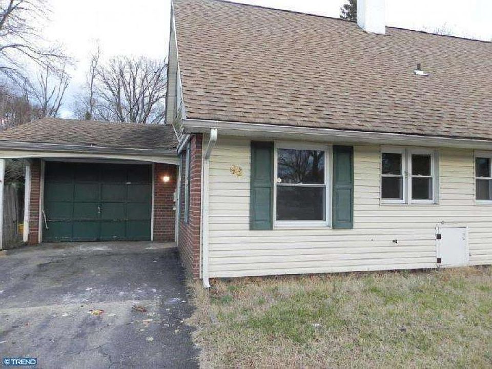 2nd image of 96 Pennypacker Dr