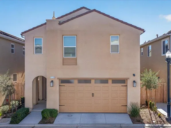 1118 Elevations Way W, Madera, CA 93636