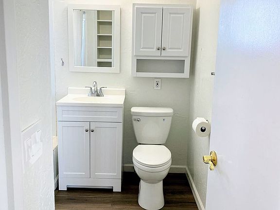 5th image of 217 W Clark St #219
