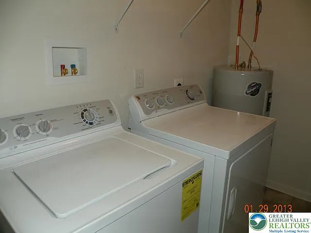 5985 Valley Forge Dr — Photo 11