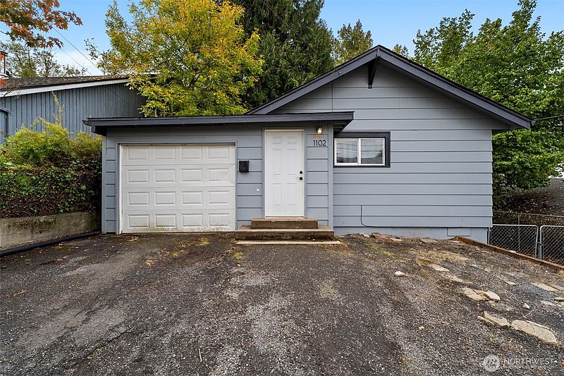 2nd image of 1102 cowlitz Way