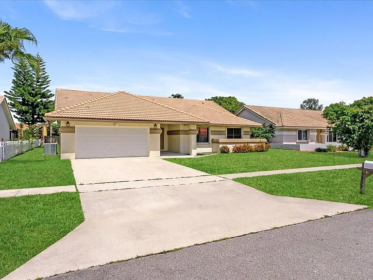 5809 Sun Pointe Cir — Photo 10