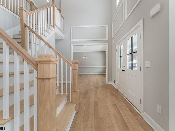 4th image of 4 Spring Ct