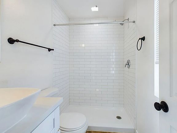 2nd image of 4458 32nd St #B