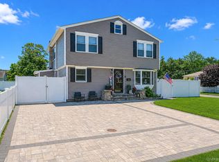 135 Texas Street, Lindenhurst, NY 11757
