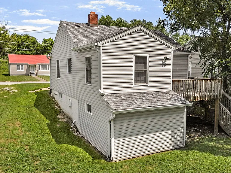 1404 E Elm St — Photo 18