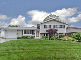 134 S Salem Dr, Schaumburg, IL