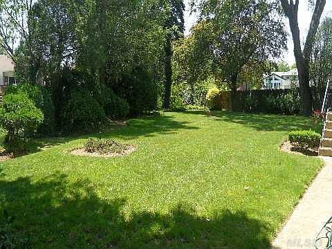 2nd image of 880 Gina Ct