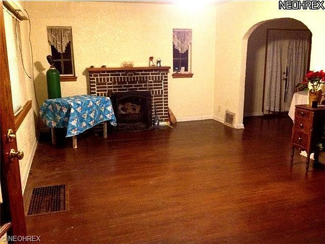 2nd image of 66 College St