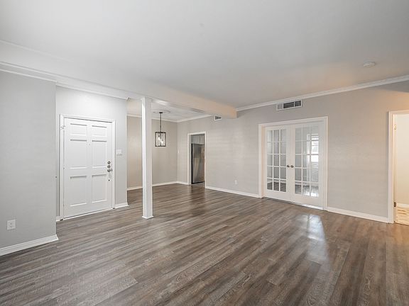 4th image of 4343 Bellaire Dr S APT 137