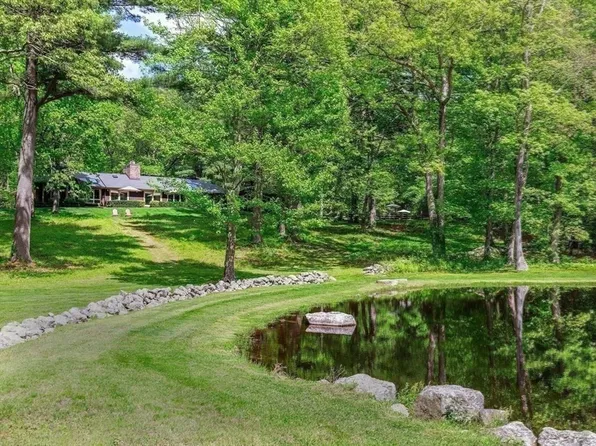 339 North St, Medfield, MA 02052