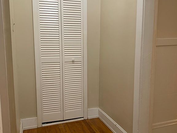 4th image of 2117 Fairview Ave #2