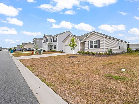 2nd image of 2048 Ridgedale Dr.