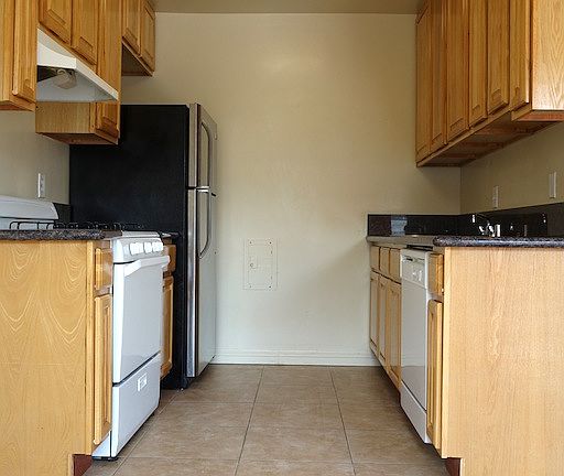 3rd image of 4641 La Mirada Ave APT 11