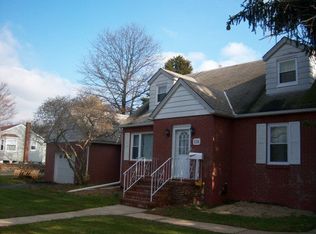 132 Burns St, Somerset, NJ 08873