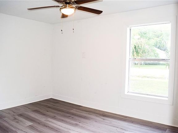5th image of 608 E Whitson St