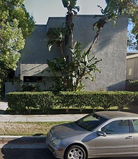 1st image of 12642 Moorpark St