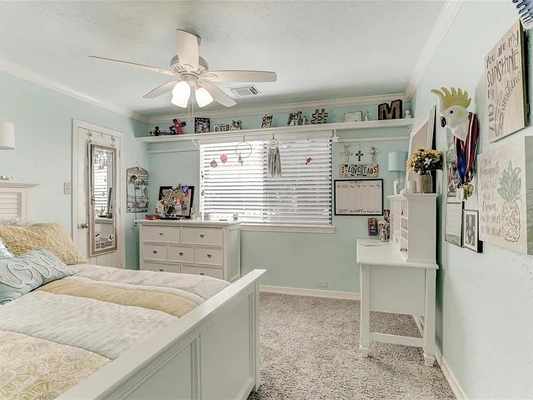 1706 Country Squire Dr — Photo 25