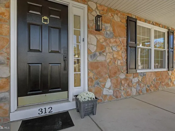 312 Chickory Trl, Mullica Hill, NJ 08062