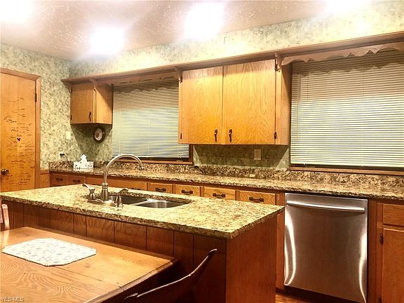 4th image of 207 Stebbins Dr