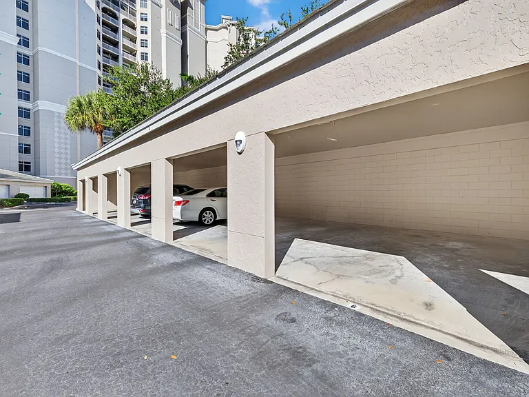 Arbor Lake Dr — Photo 39