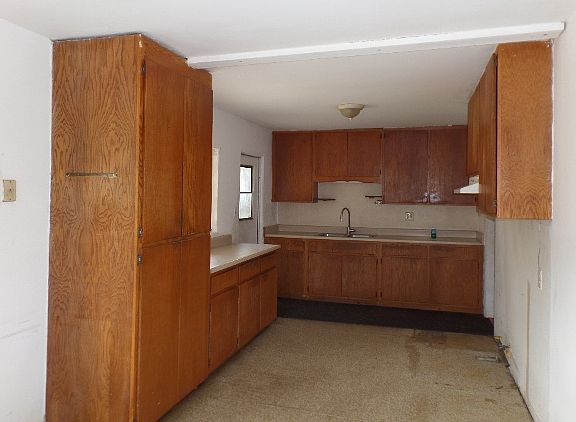 5th image of 6882 Akins Ave