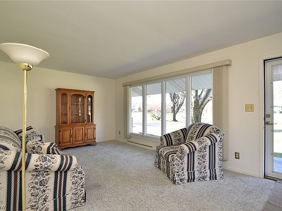 3rd image of 8315 Harmon Dr