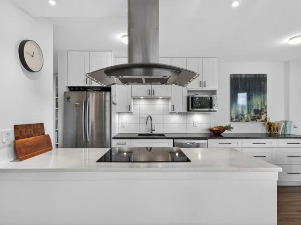 2041 Bellwood Ave #804, Burnaby, BC V5B 4V5