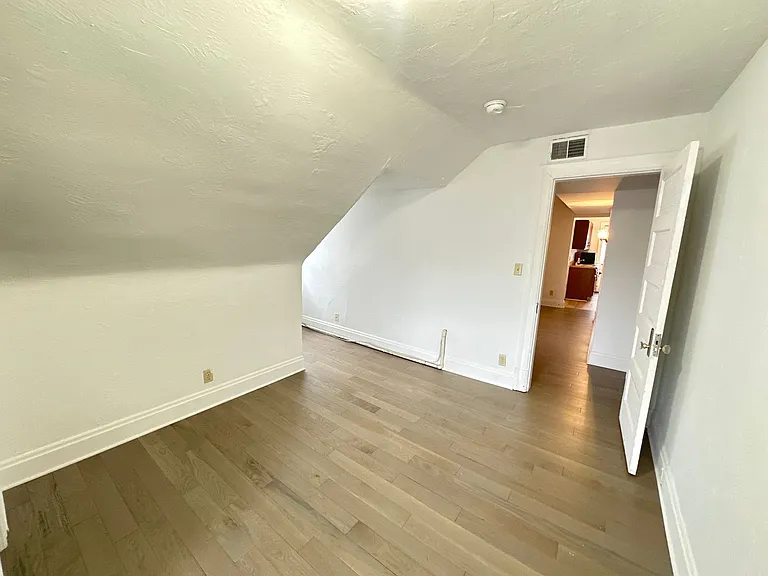 Summit St 1722 GW2 — Photo 22