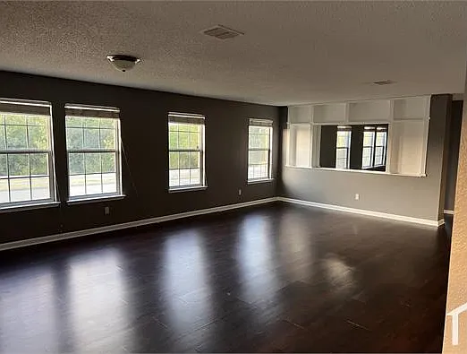 1676 Crown Point Dr — Photo 11