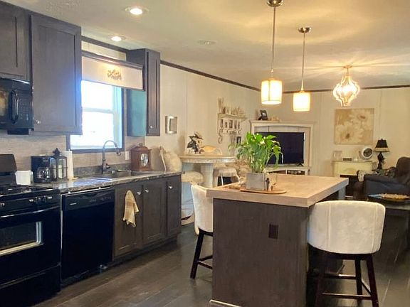 3rd image of 4567 Ashwood Dr W