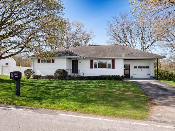 9386 Sessions Rd, Sauquoit, NY 13456