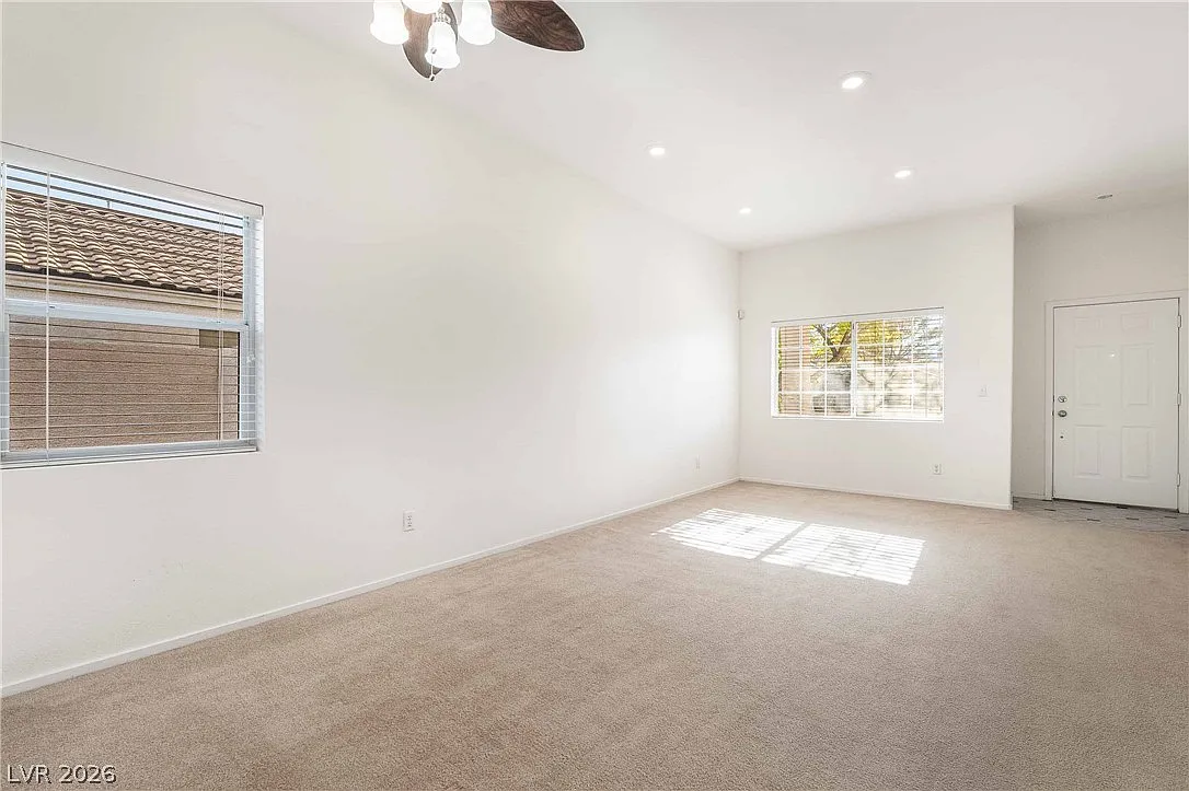 3 bed, 2.5 bath, 1958 sqft, $2,695 — Photo 4