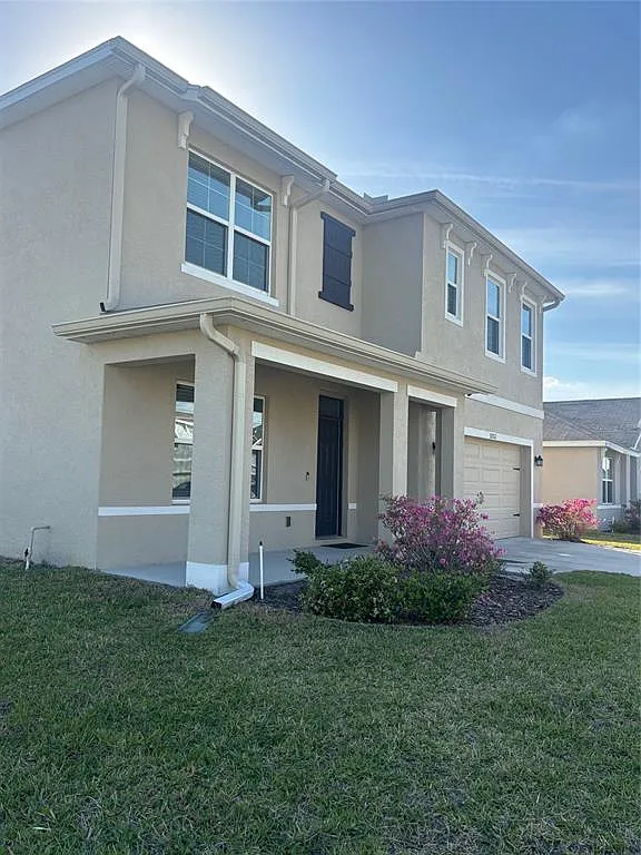 5 bed, 3.0 bath, 2605 sqft, $2,950 — Photo 2