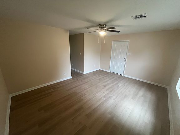 4th image of 104 Blue Rose Dr