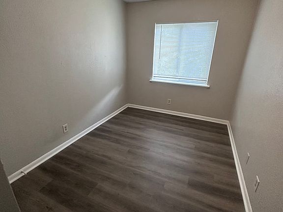 3rd image of 1520 E 17th St N #1544-301