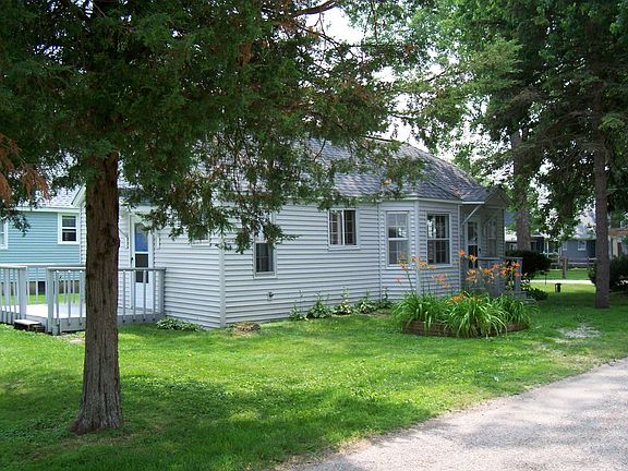 3rd image of 23022 W Lake Shore Dr