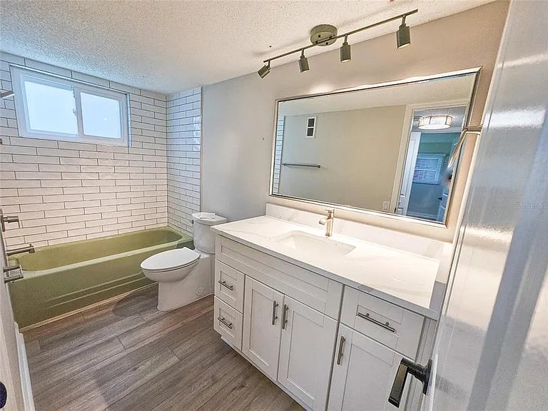 5900 Shore Blvd S #101 — Photo 22