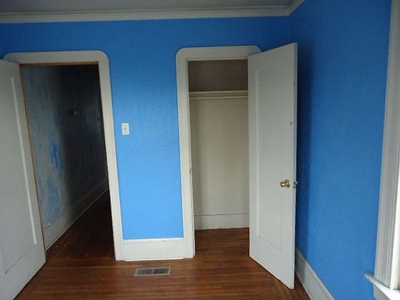 5th image of 7634 Hillside St