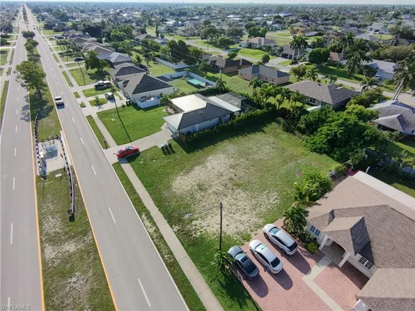 1222 Gleason PKWY, CAPE CORAL, FL 33914