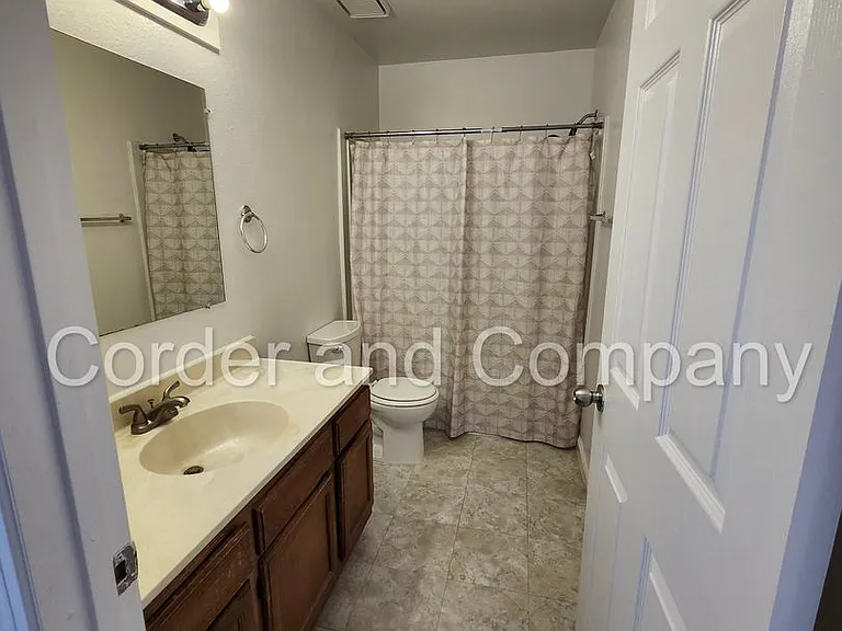 2261 Green Lake Rd NE — Photo 21